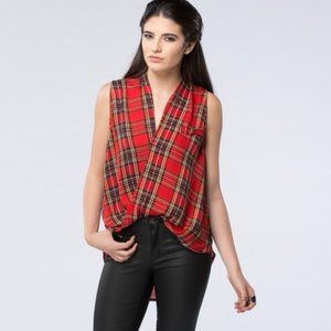 NWT Wilde Heart Sleeveless Plaid Blouse